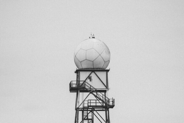Sistem Radar Maritim untuk Pengawasan Pantai